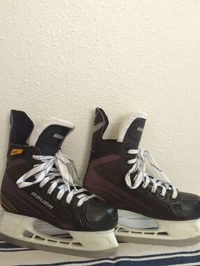Bauer Supreme 140 Hockey Skates